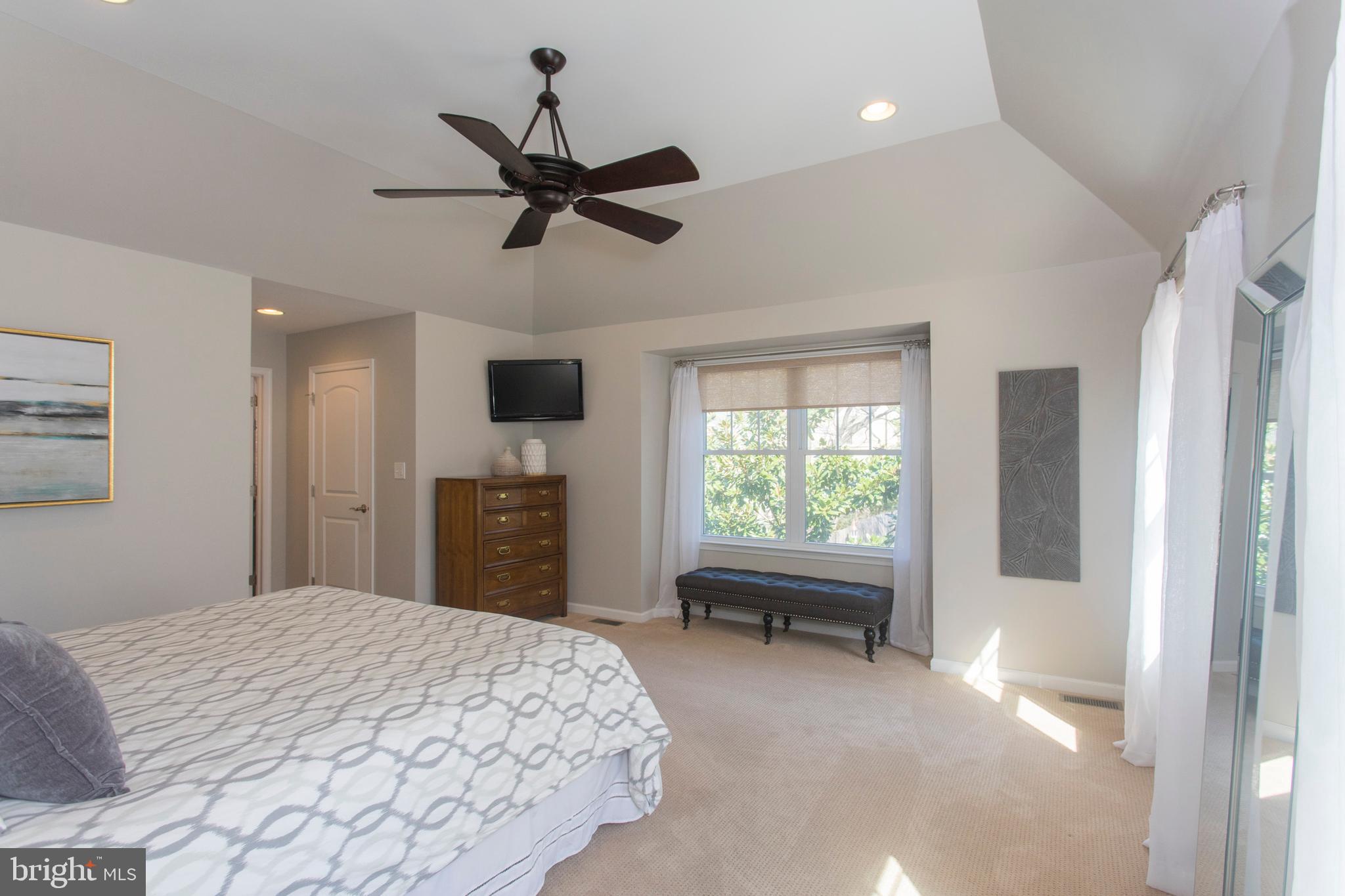 127 Hilltop Road Philadelphia, PA 19118 - Photo 25 of 61 Main Bedroom
