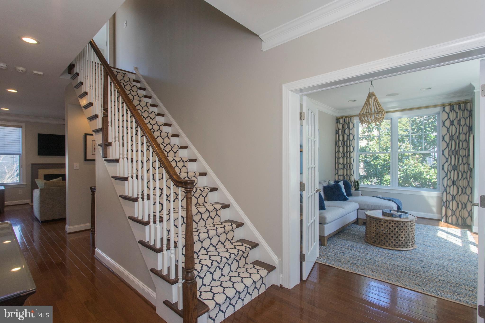 127 Hilltop Road Philadelphia, PA 19118 - Photo 4 of 61 Entryway