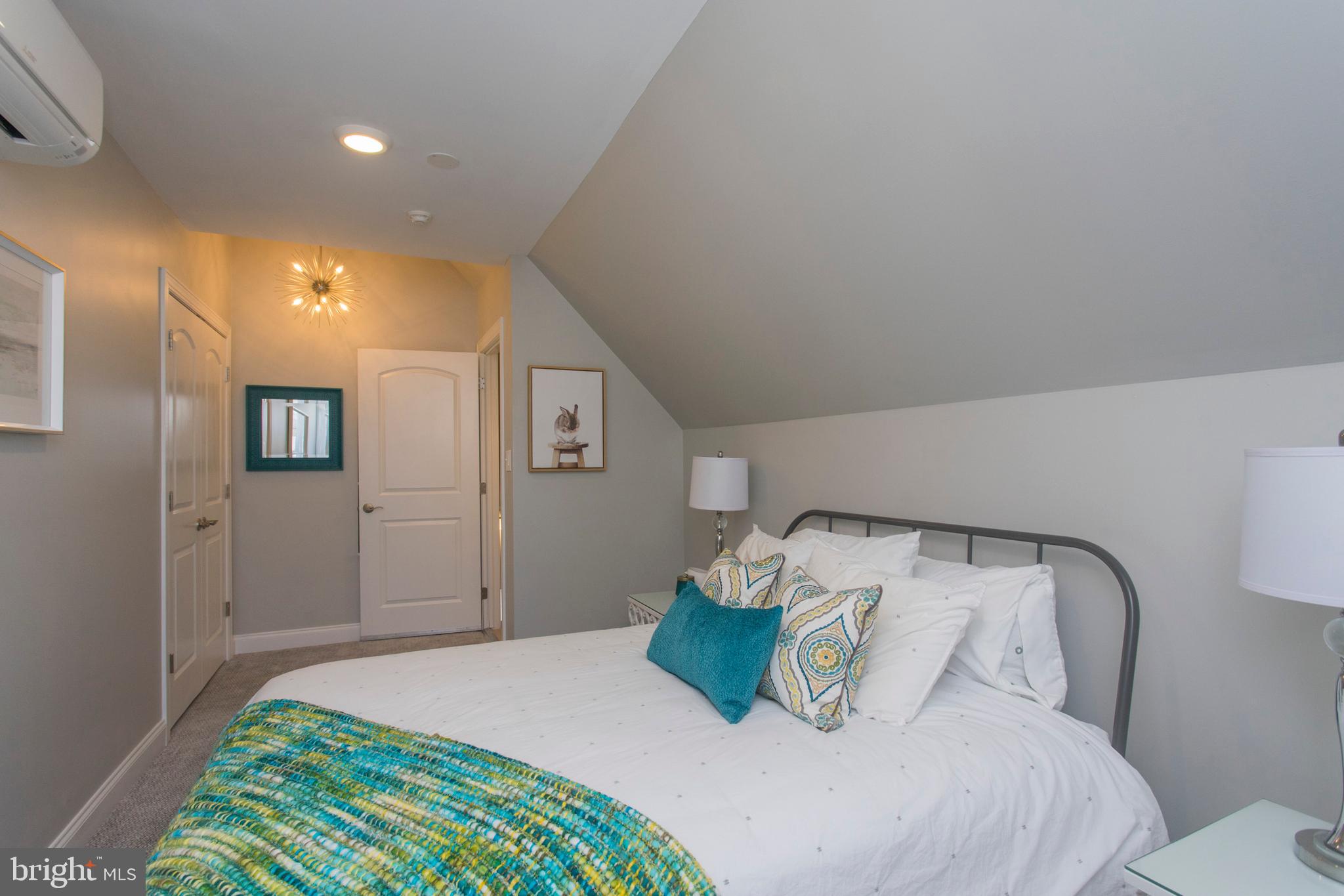 127 Hilltop Road Philadelphia, PA 19118 - Photo 37 of 61 3rd Floor Bedroom