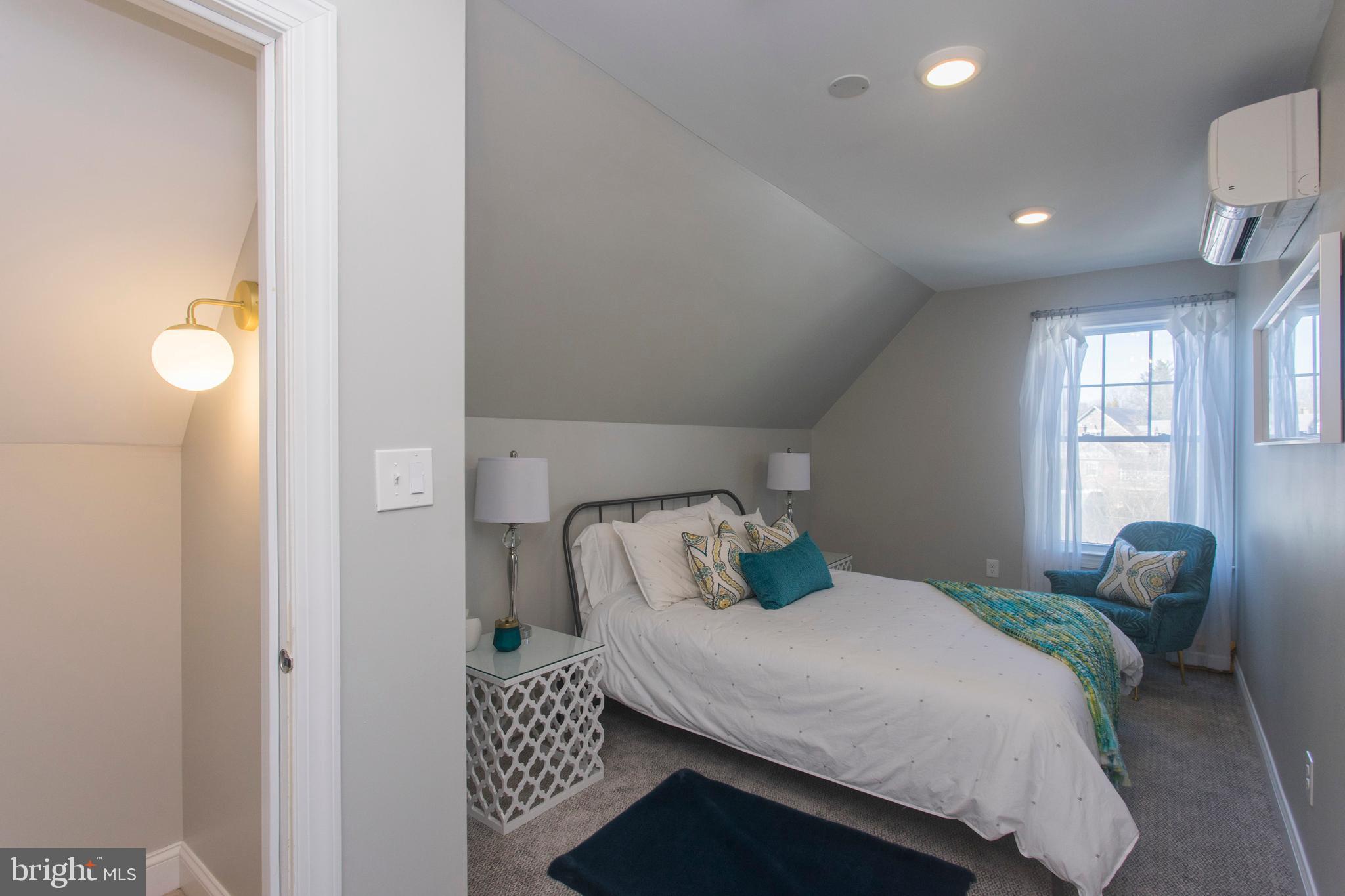 127 Hilltop Road Philadelphia, PA 19118 - Photo 38 of 61 3rd Floor Bedroom