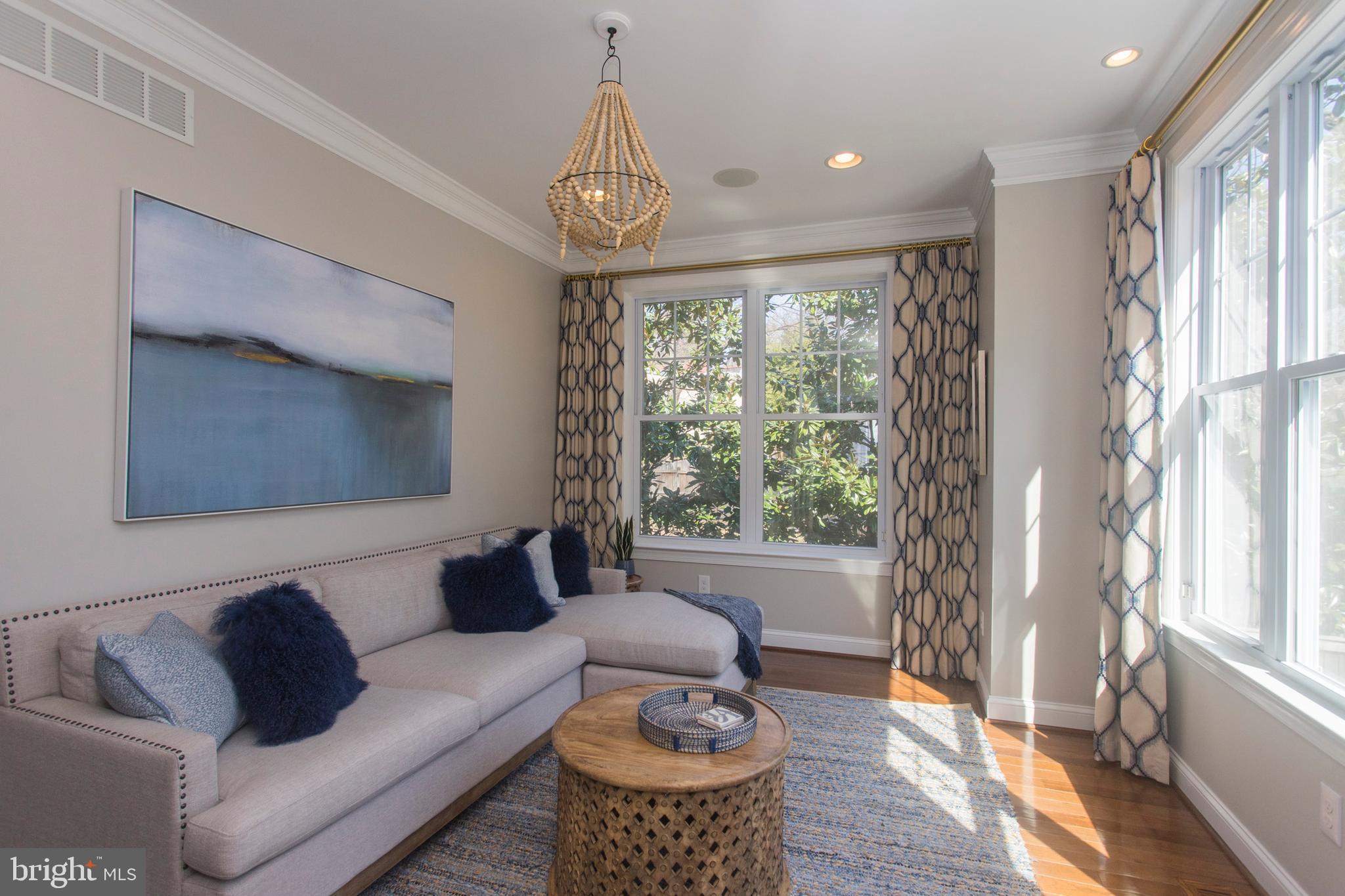 127 Hilltop Road Philadelphia, PA 19118 - Photo 6 of 61 Living Room/Study