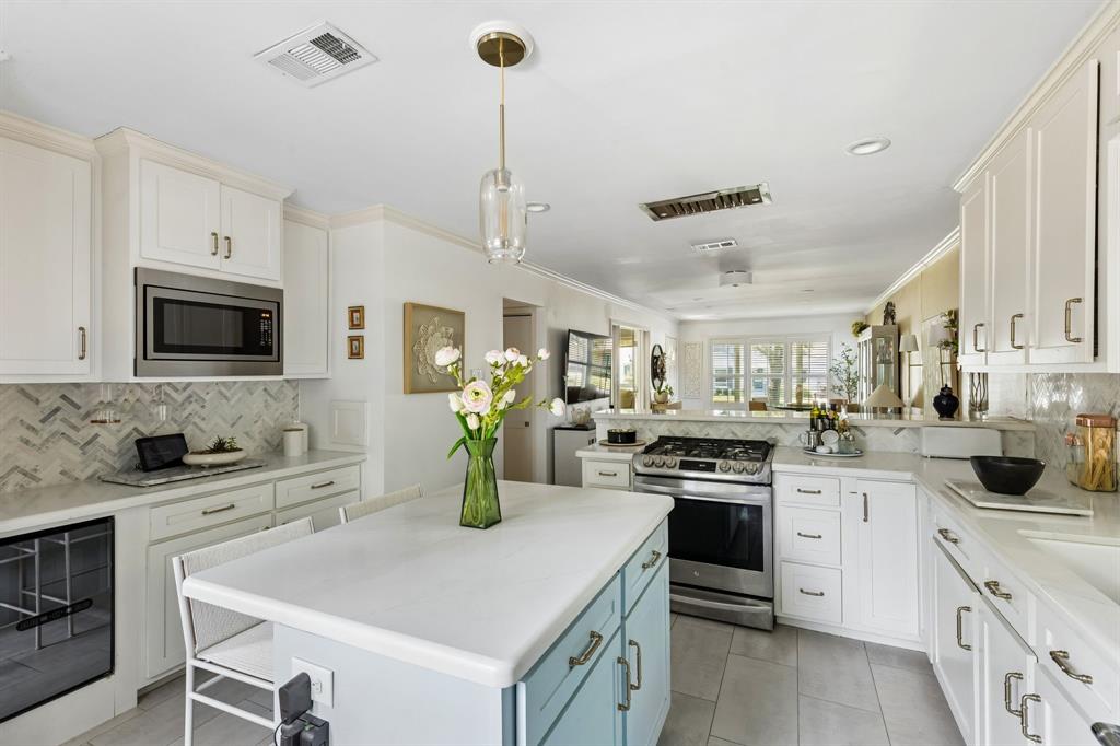 3715 Valley Ridge Road Dallas, TX 75220 - Photo 11 of 25 Gallery Image 11