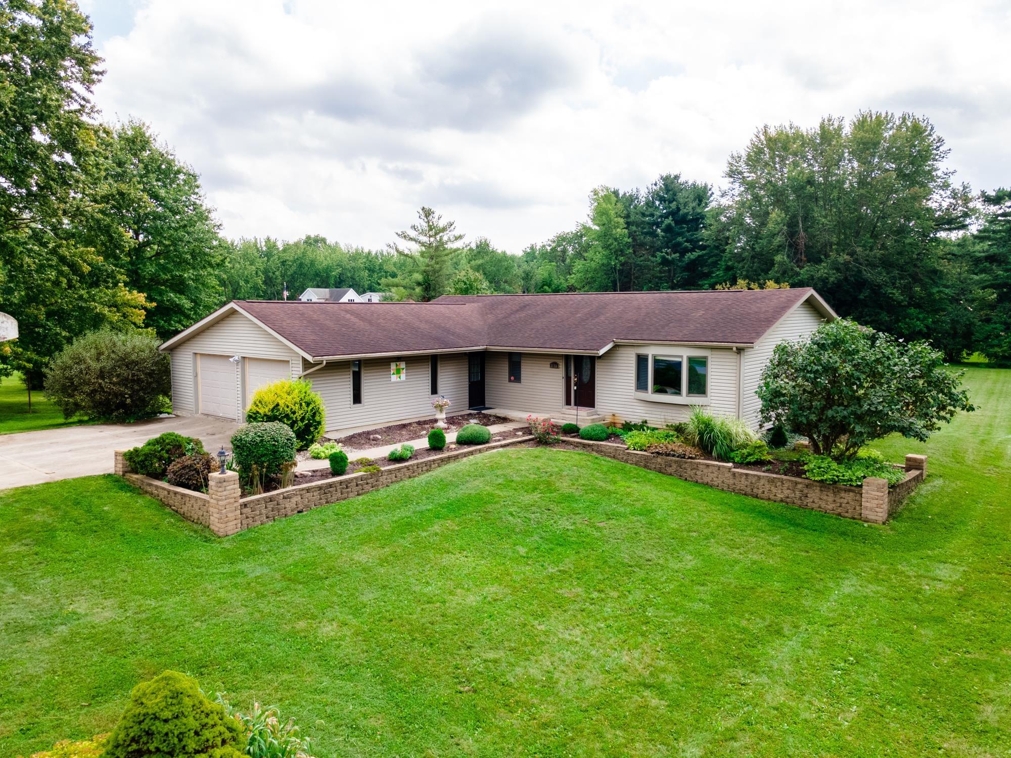 5233 West Till Road Fort Wayne, IN 46818 - Photo 1 of 36