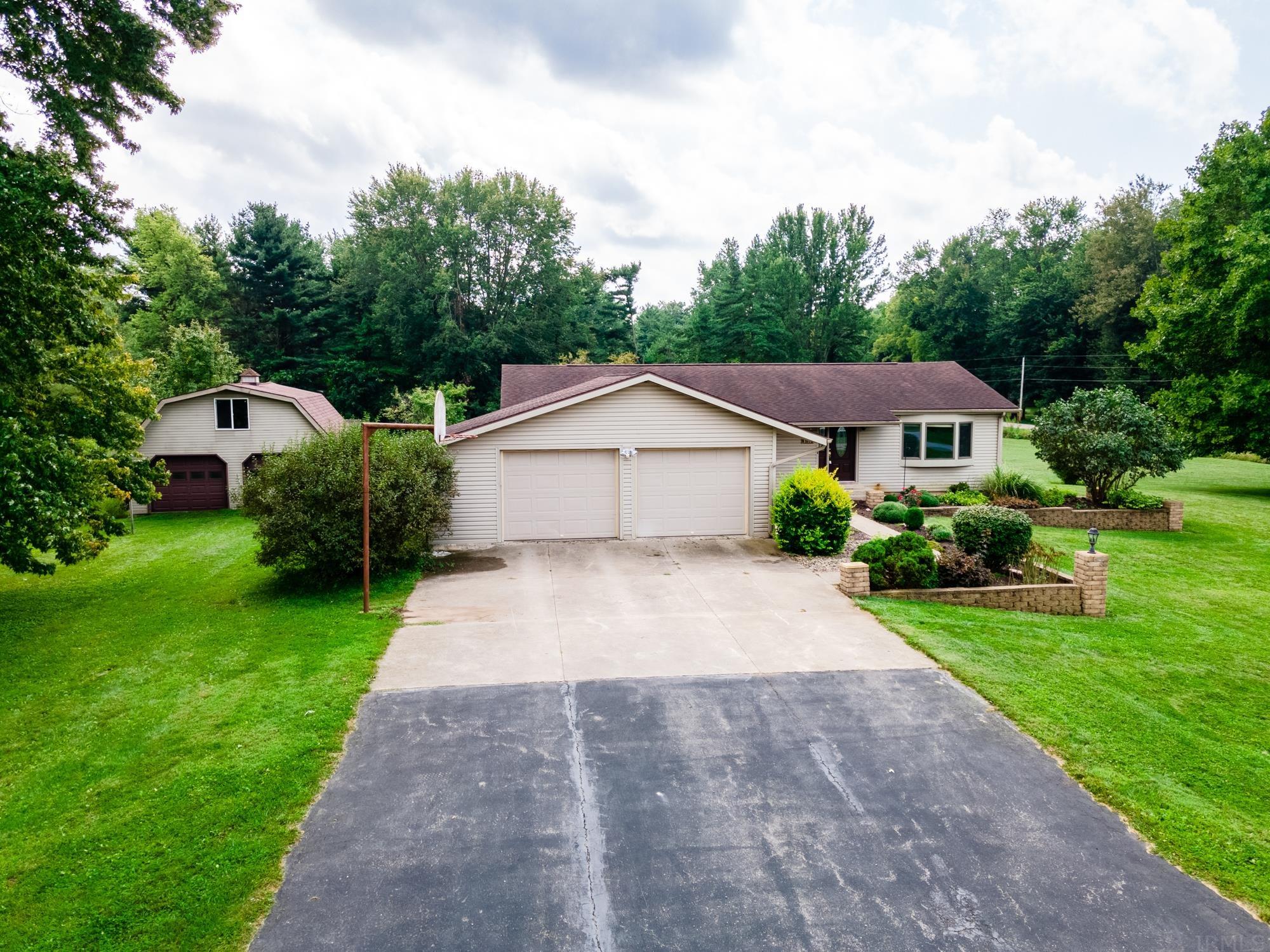 5233 West Till Road Fort Wayne, IN 46818 - Photo 2 of 36