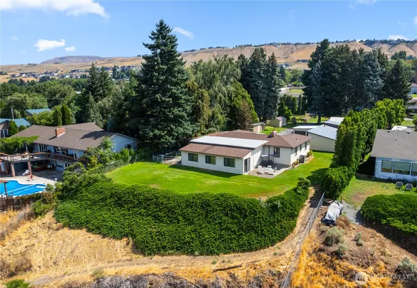$710,000 | 2434 & 2430 Nw Alan Avenue, East Wenatchee, WA 98802