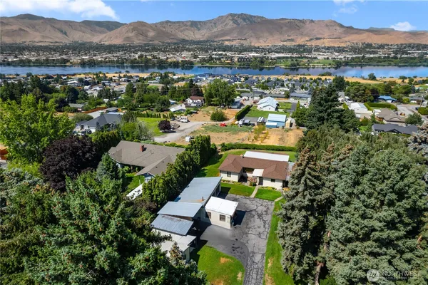 $710,000 | 2434 & 2430 Nw Alan Avenue, East Wenatchee, WA 98802