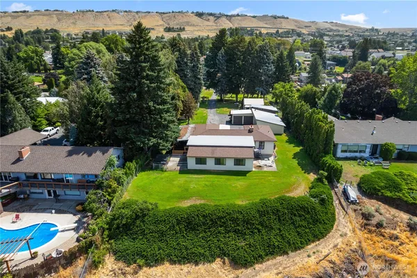 $710,000 | 2434 & 2430 Nw Alan Avenue, East Wenatchee, WA 98802