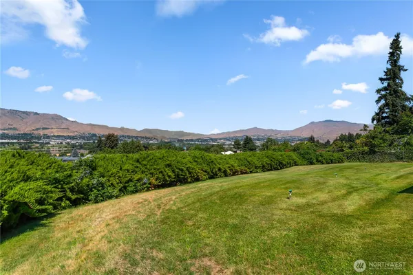 $710,000 | 2434 & 2430 Nw Alan Avenue, East Wenatchee, WA 98802