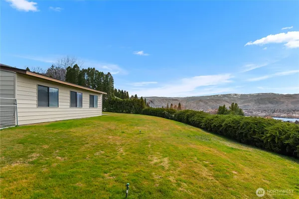 $710,000 | 2434 & 2430 Nw Alan Avenue, East Wenatchee, WA 98802