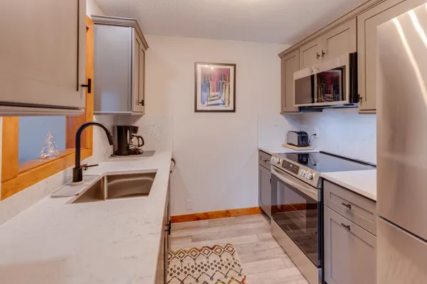 $329,500 | 44 Church Street, Unit 1, Lincoln, NH 03251