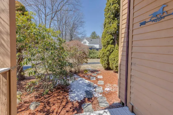 $329,500 | 44 Church Street, Unit 1, Lincoln, NH 03251