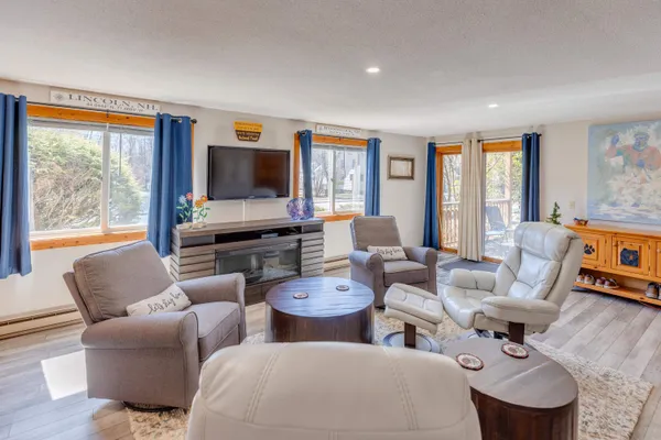 $329,500 | 44 Church Street, Unit 1, Lincoln, NH 03251