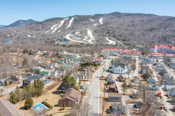 $329,500 | 44 Church Street, Unit 1, Lincoln, NH 03251