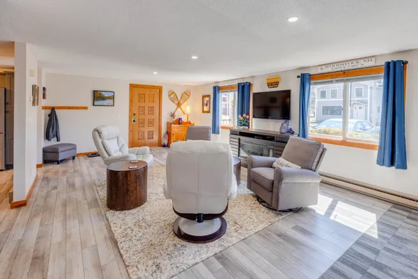 $329,500 | 44 Church Street, Unit 1, Lincoln, NH 03251