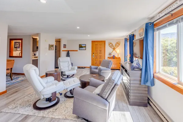 $329,500 | 44 Church Street, Unit 1, Lincoln, NH 03251