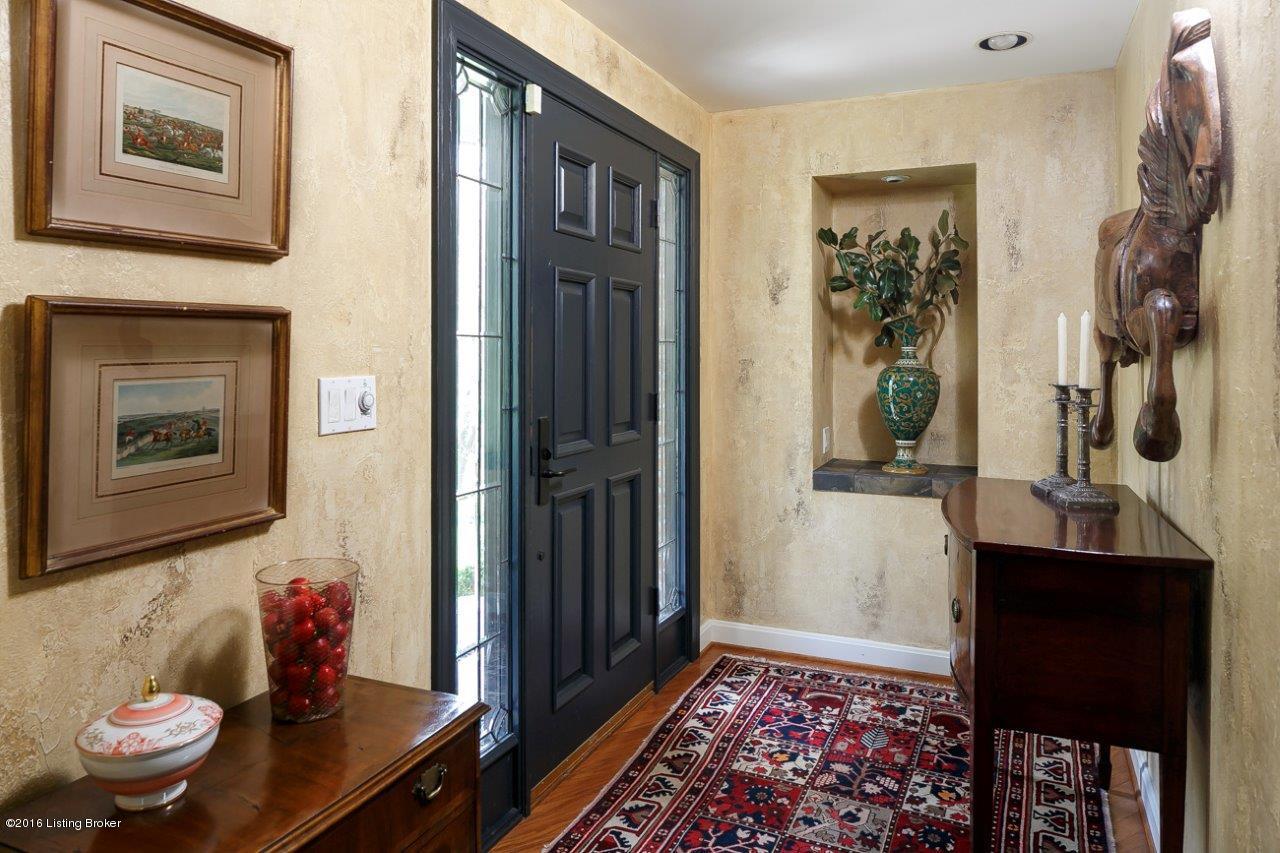 2502 Woodside Road Louisville, KY 40207 - Photo 3 of 36 Foyer