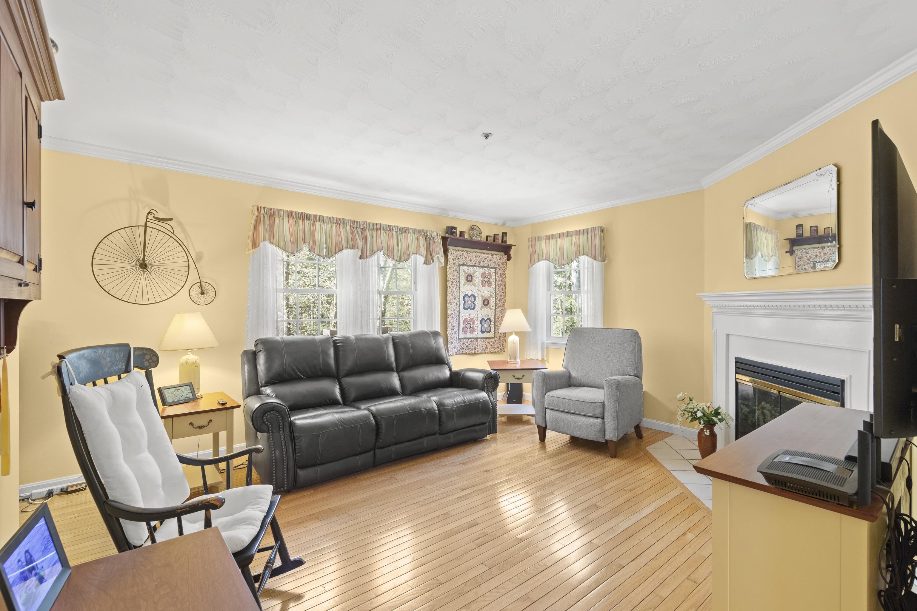 32 Villager Road Chester, NH 03036 - Photo 10 of 36