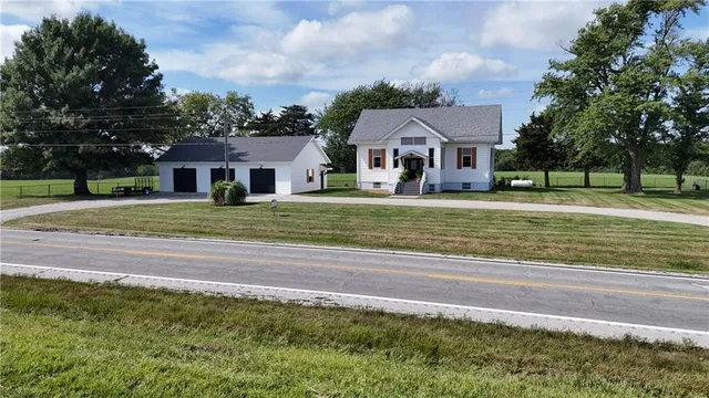 $399,999 | 735 North Highway 65, Trenton, MO 64683
