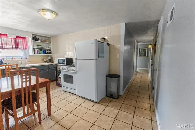 $249,000 | 201 Koenigsmark Avenue, Waterloo, IL 62298