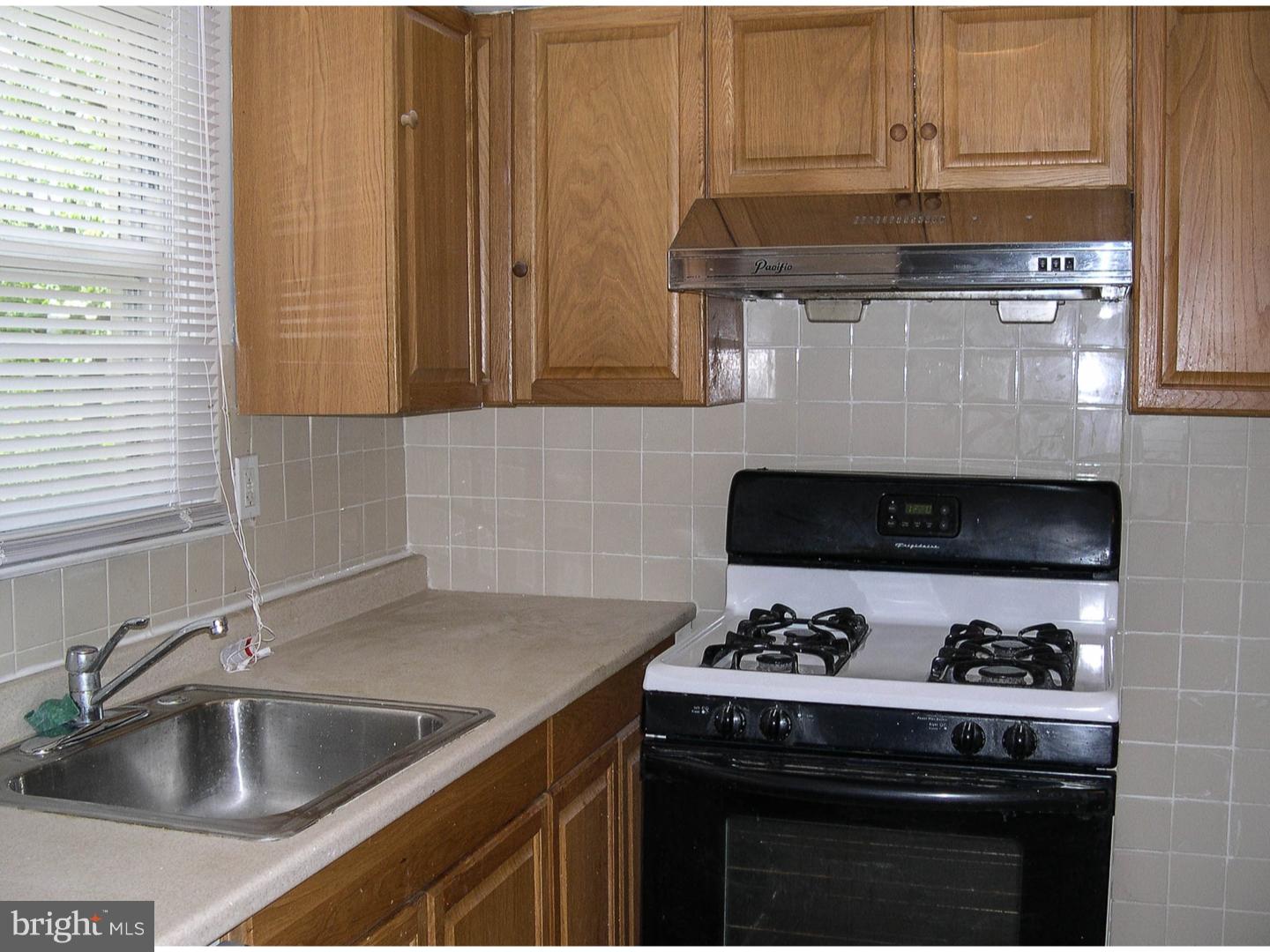 412 Yorkshire Road Cherry Hill, NJ 08034 - Photo 3 of 12 Gallery Image 3