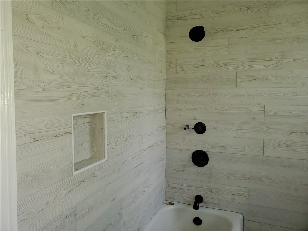 202 James Street Anderson, SC 29621 - Photo 15 of 42 cubby in shower