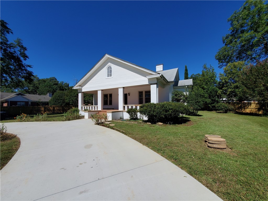 202 James Street Anderson, SC 29621 - Photo 5 of 42 Park here on the large driveway for all showings