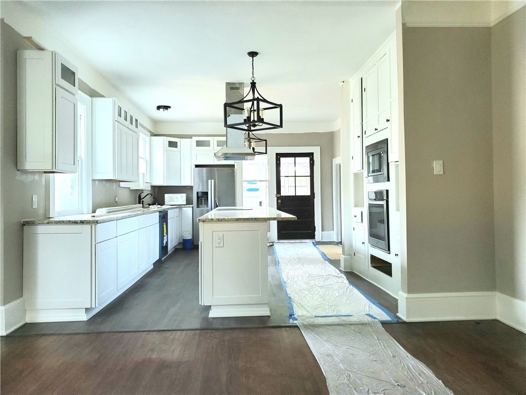 202 James Street Anderson, SC 29621 - Photo 7 of 42 EXTRA Large kitchen