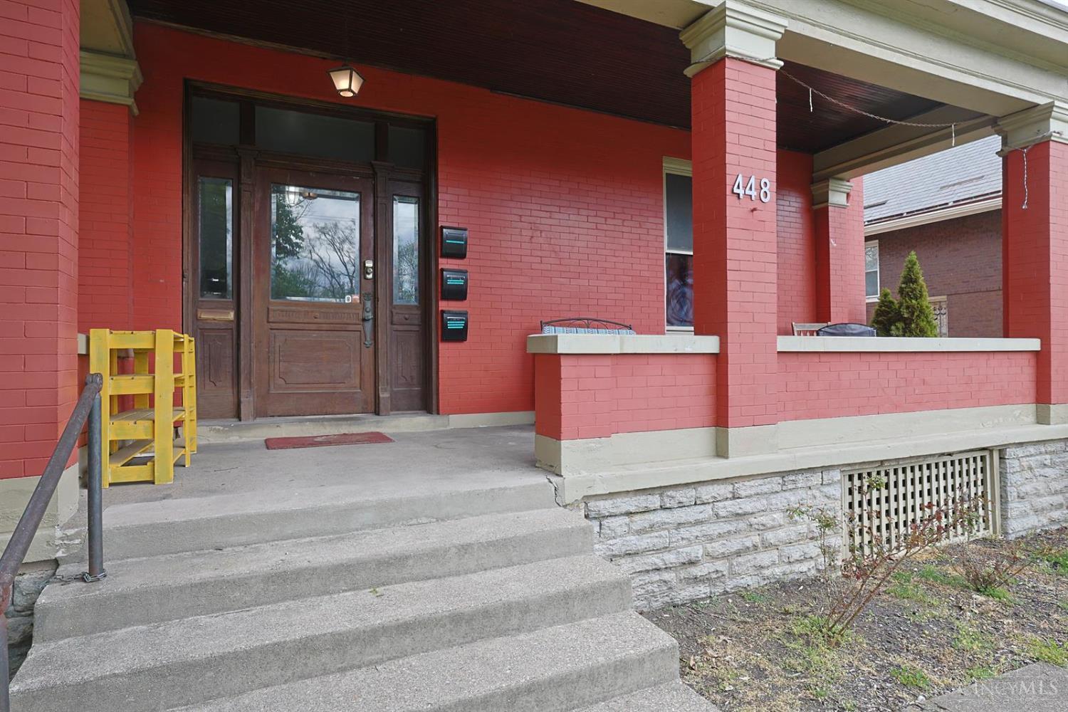 448 Riddle Road Cincinnati, OH 45220 - Photo 4 of 49