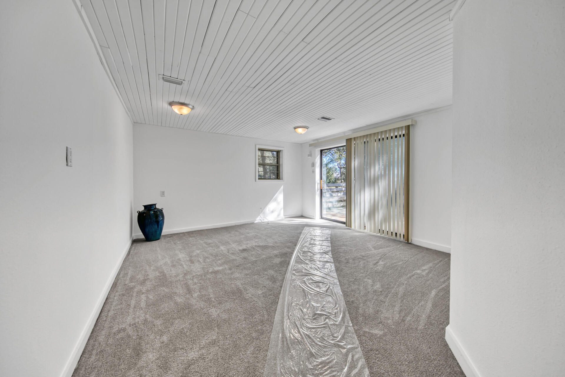 184 Ruth Road Freeport, FL 32439 - Photo 17 of 36 3rd Large Living area