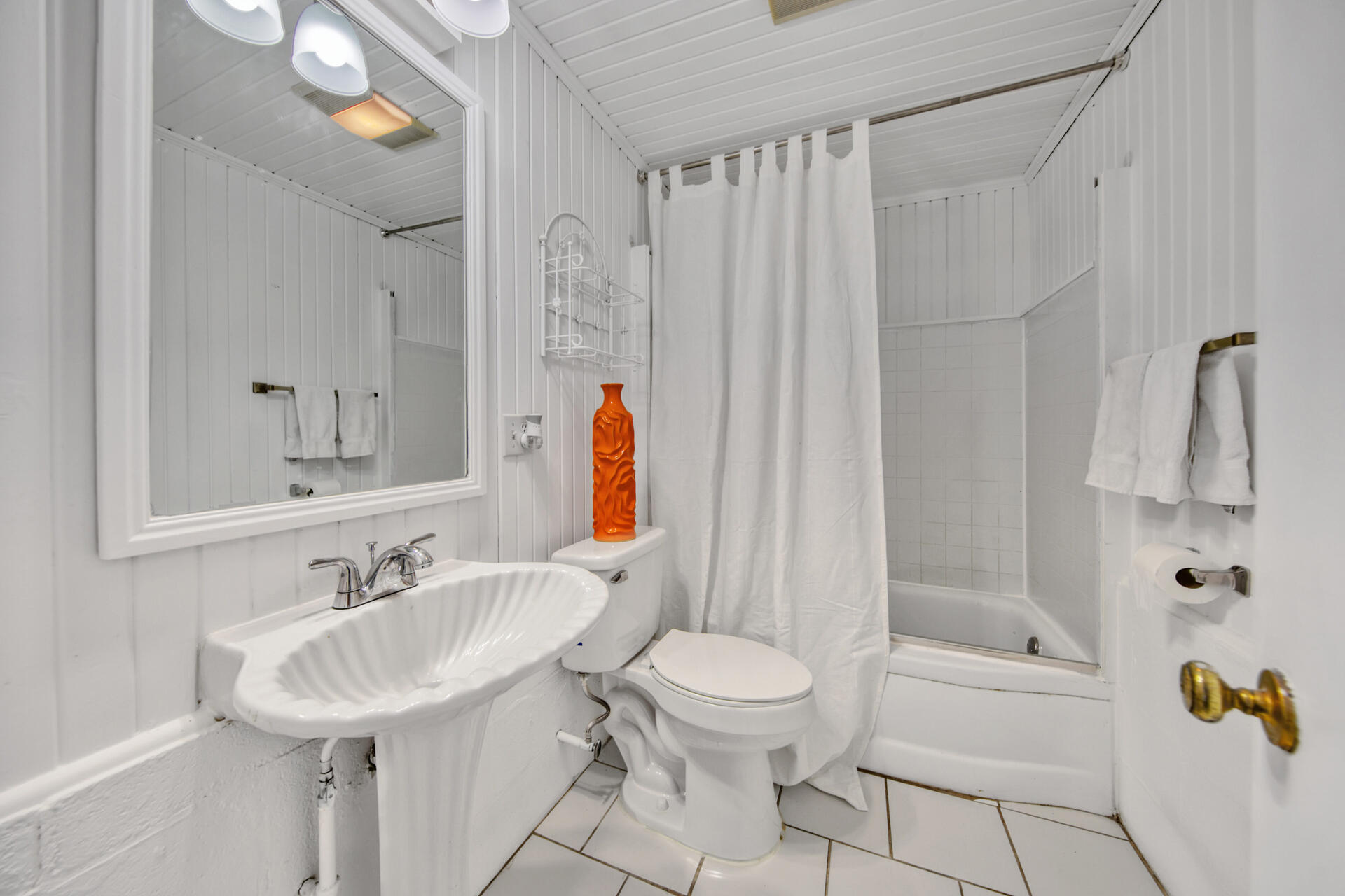 184 Ruth Road Freeport, FL 32439 - Photo 20 of 36 1st Bathroom