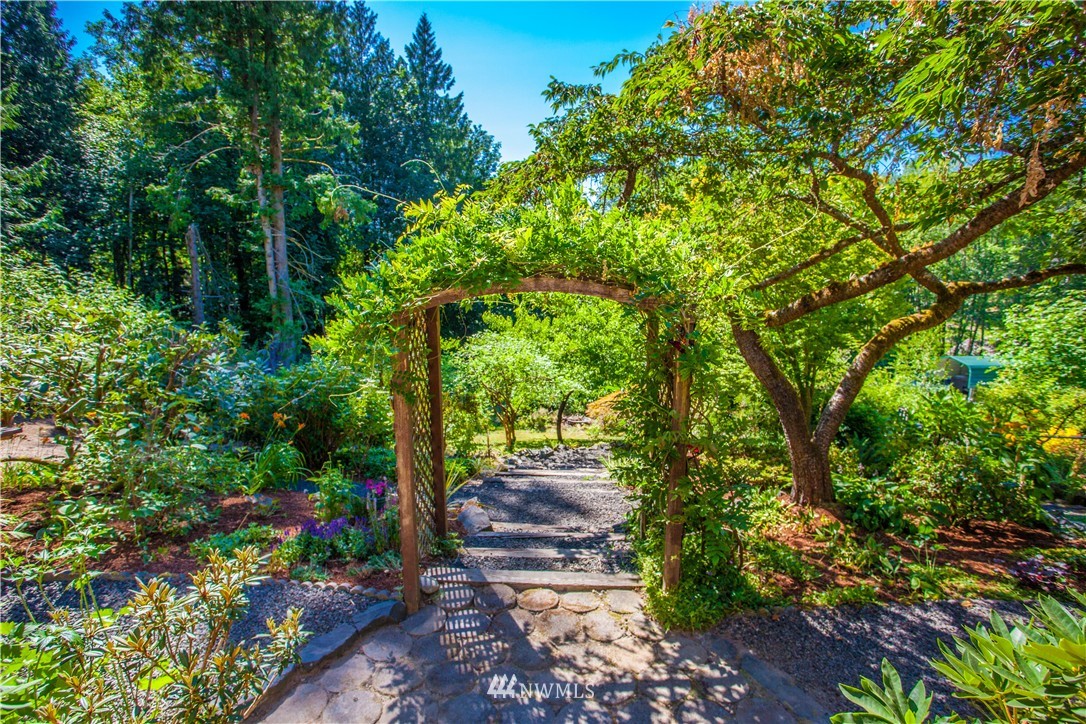 6455 Southeast Fragaria Road Olalla, WA 98359 - Photo 17 of 24 Gallery Image 17