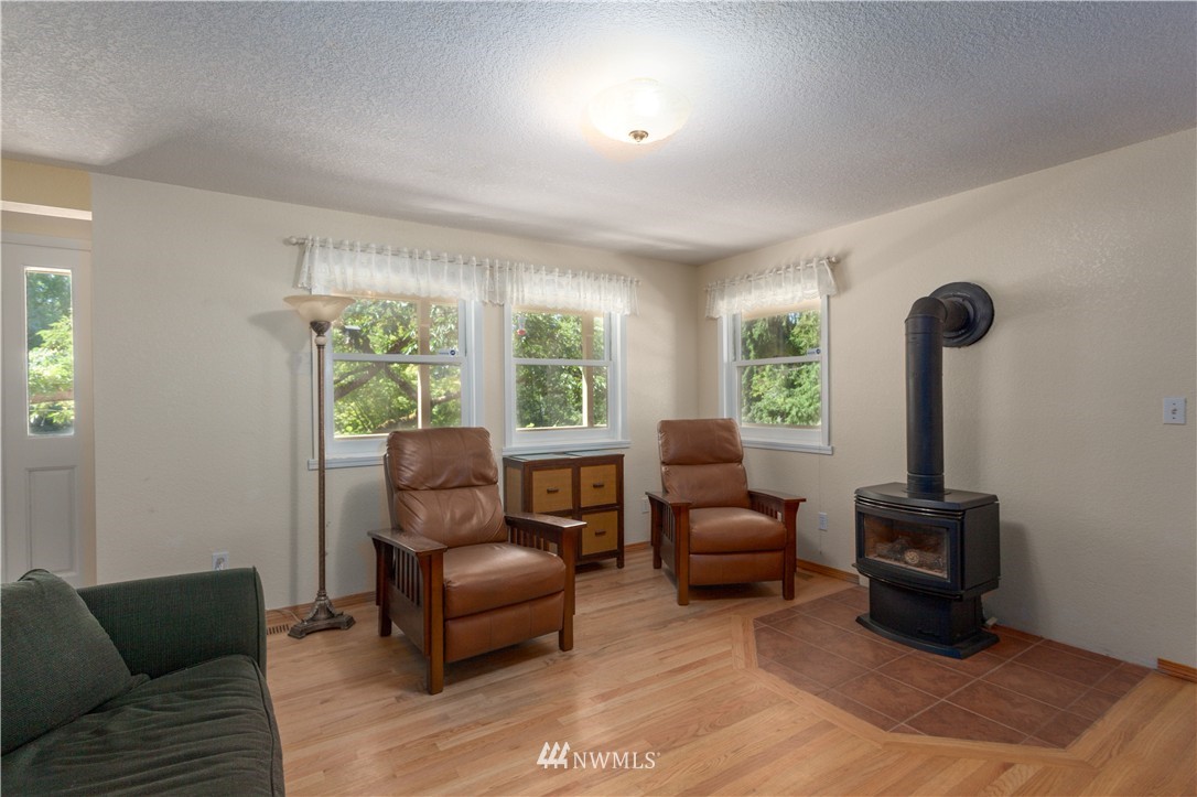 6455 Southeast Fragaria Road Olalla, WA 98359 - Photo 8 of 24 Gallery Image 8