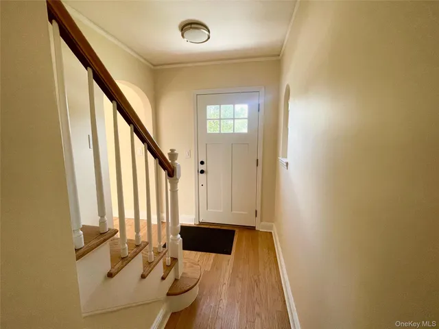 $899,000 | 24 Tulip Lane, New Hyde Park, NY 11040