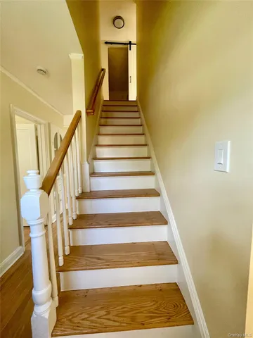 $899,000 | 24 Tulip Lane, New Hyde Park, NY 11040