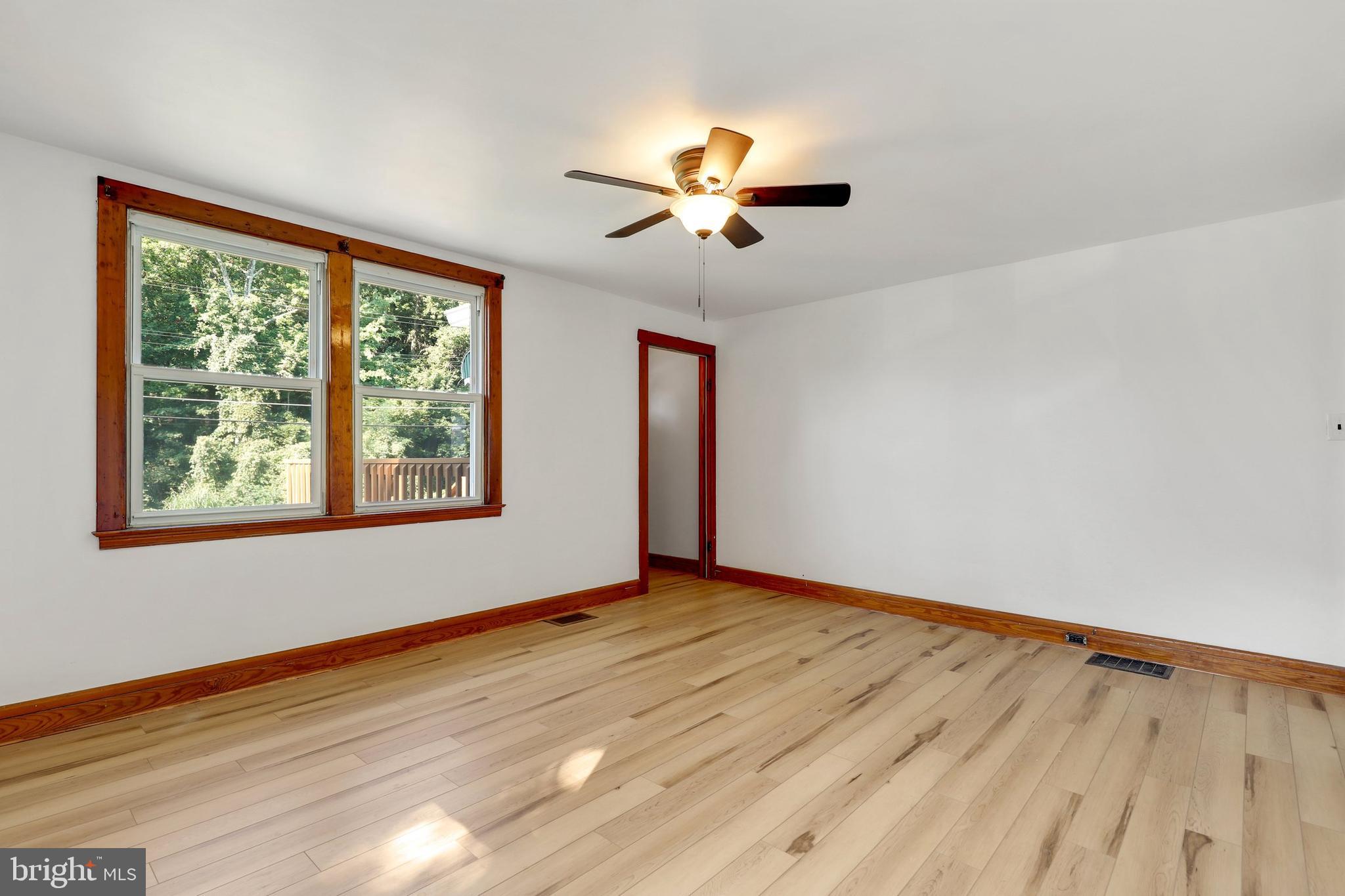 2210 Turkey Point Road Essex, MD 21221 - Photo 4 of 29 Gallery Image 4