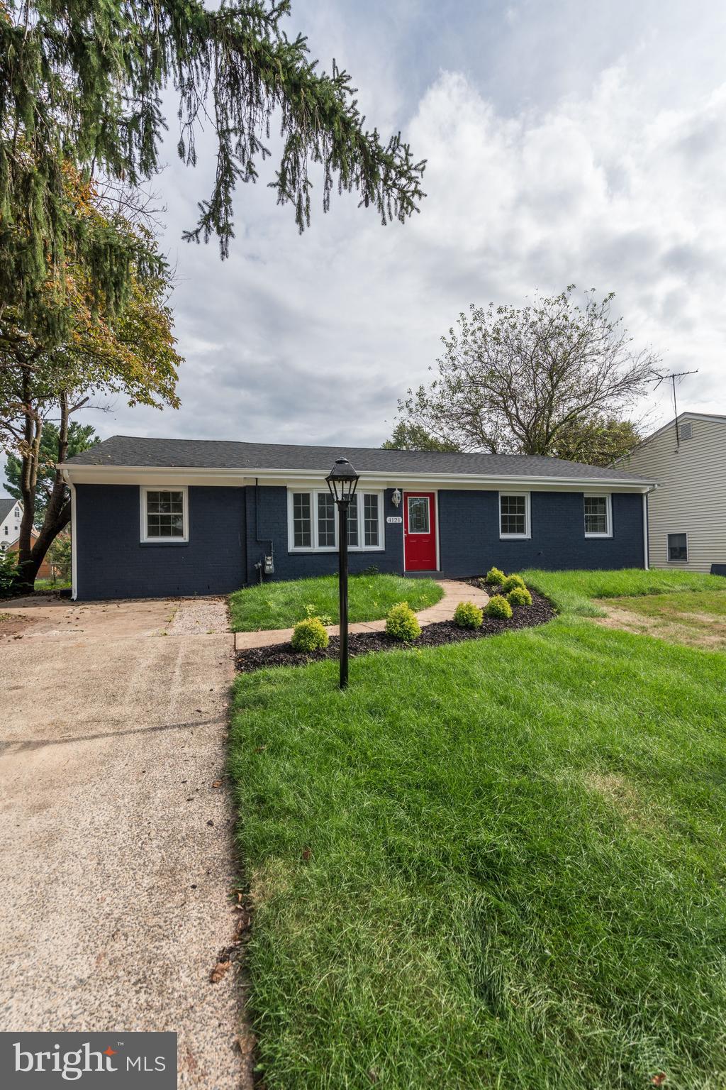 4121 Lees Corner Road Chantilly, VA 20151 - Photo 1 of 28 front view of a house with a yard