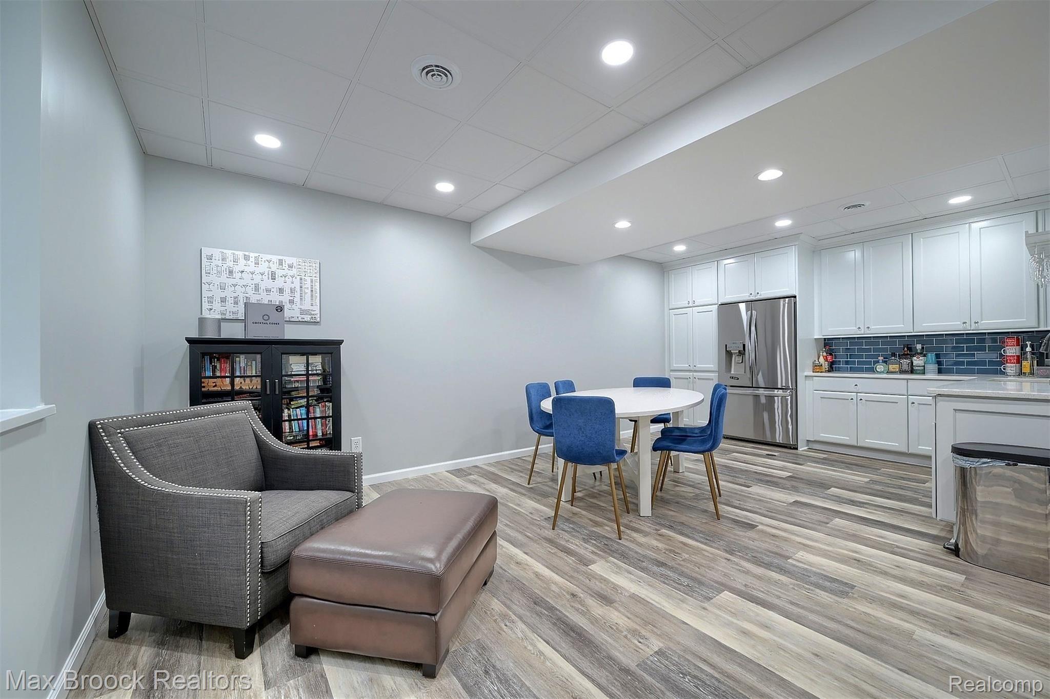 4211 Kent Road Royal Oak, MI 48073 - Photo 20 of 28 4211 Kent lower level w kitchen.jpg