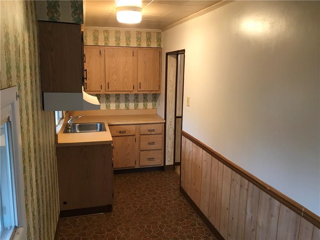 551 Fairoaks Street McKees Rocks, PA 15136 - Photo 7 of 18