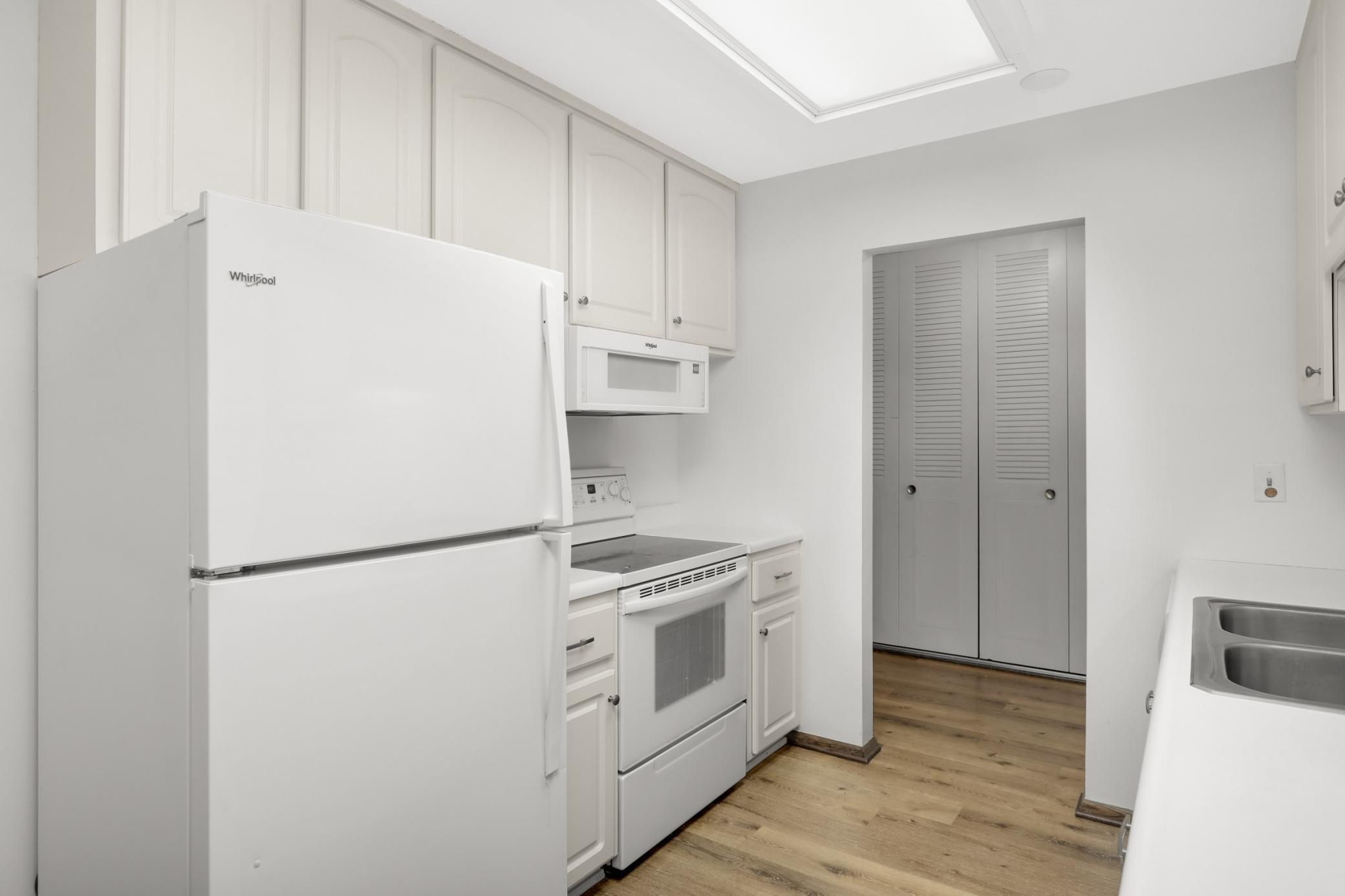 4370 Brookside Court, Unit 106 Edina, MN 55436 - Photo 19 of 33