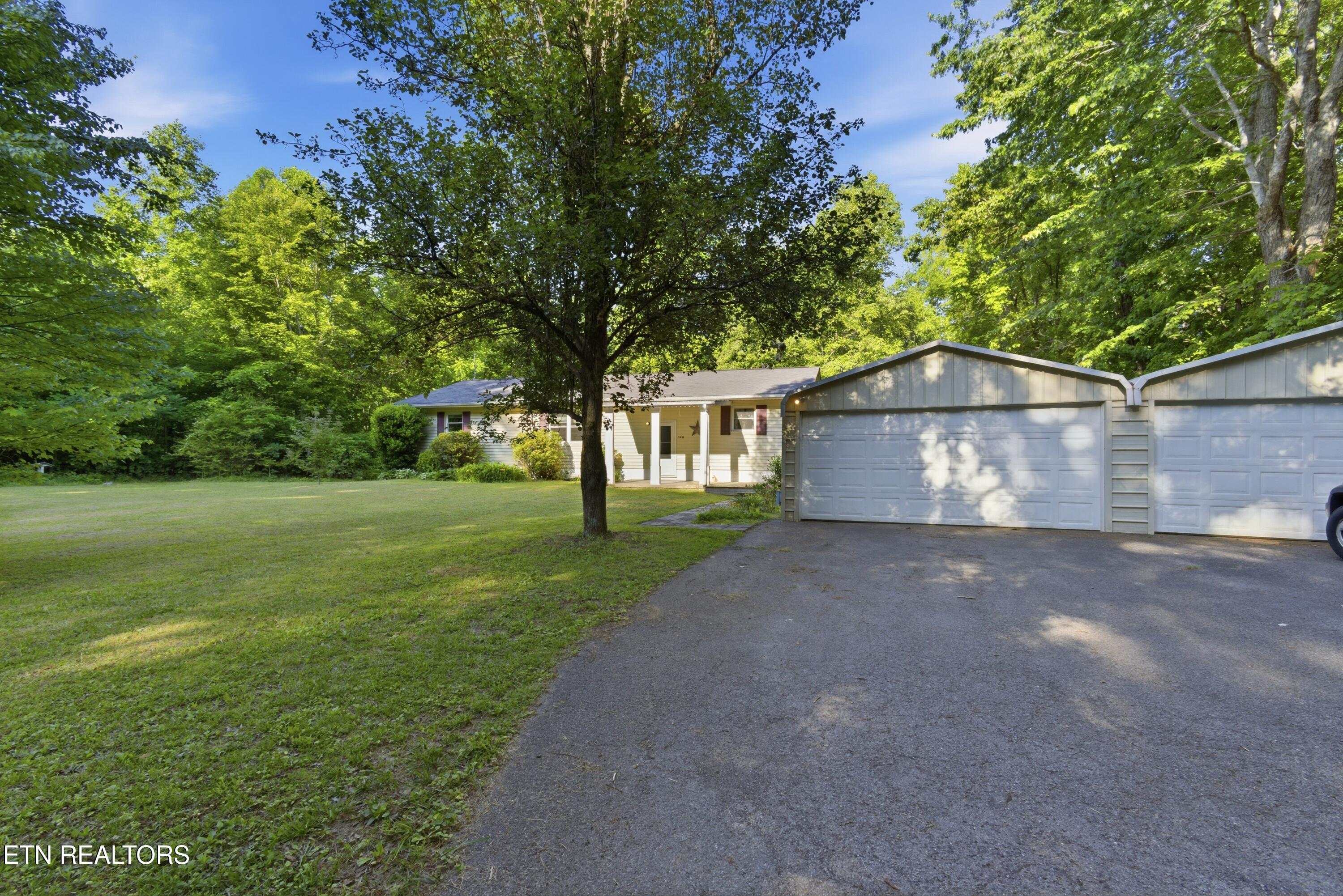 140 Walnut Street Deer Lodge, TN 37726 - Photo 3 of 37 476W9691 (1)