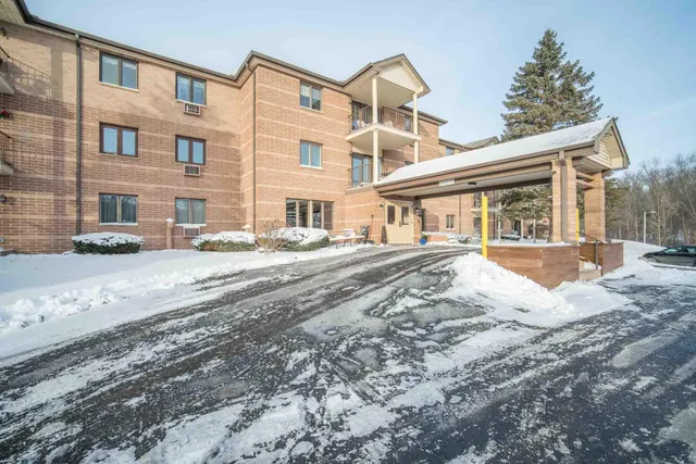 $239,900 | 530 North Silverbrook Drive, Unit 36, West Bend, WI 53090