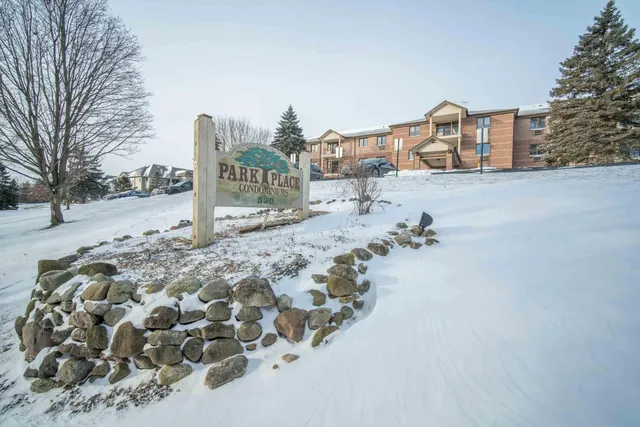$239,900 | 530 North Silverbrook Drive, Unit 36, West Bend, WI 53090