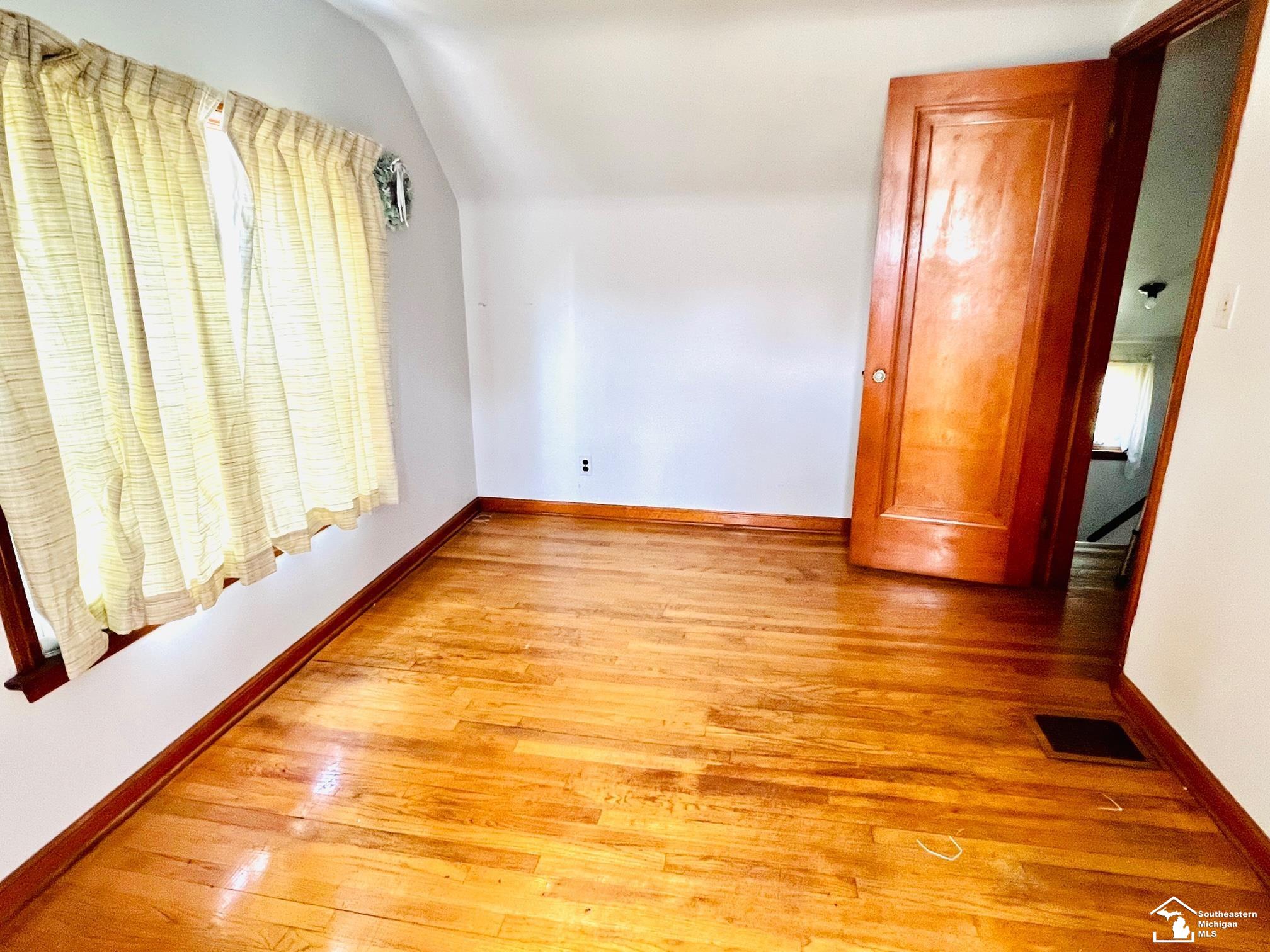 11691 Grafton Road Carleton, MI 48117 - Photo 16 of 18