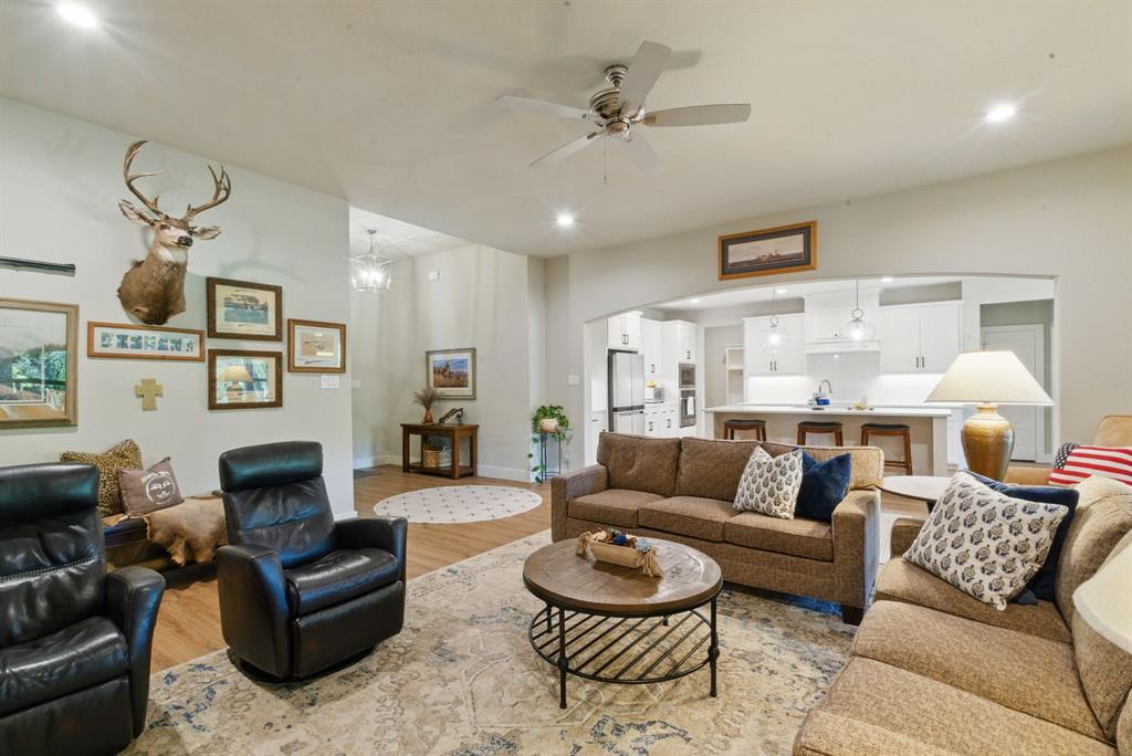 247 Gopher Road Weatherford, TX 76088 - Photo 6 of 35 a living room with furniture