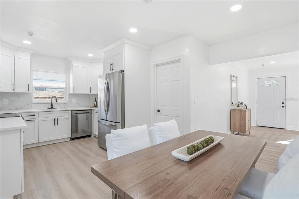 4720 Mohegan Road St. Petersburg, FL 33708 - Photo 6 of 33