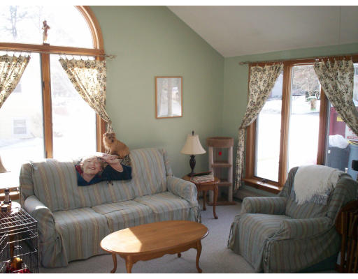 15 Reagan Road Townsend, MA 01469 - Photo 9 of 10 Gallery Image 9
