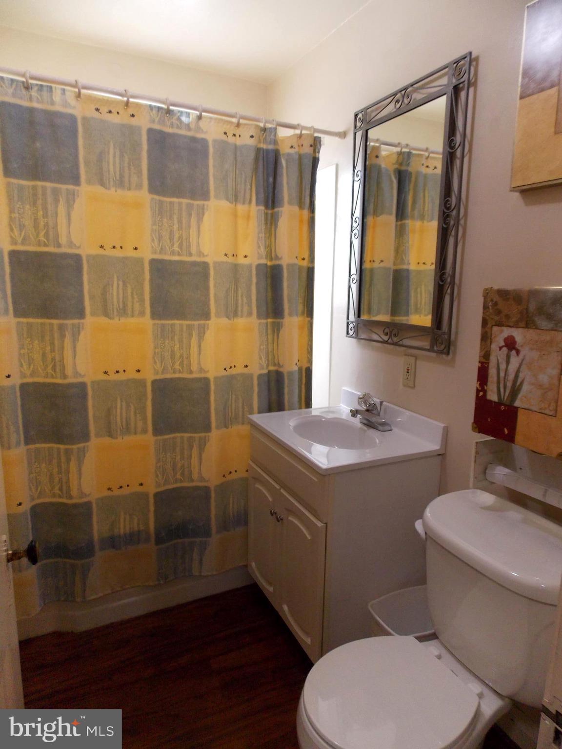 3304 East Joppa Road Baltimore, MD 21234 - Photo 15 of 29 Bath with tub