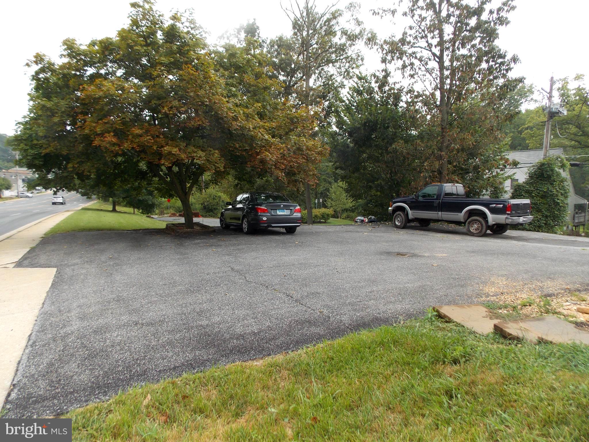 3304 East Joppa Road Baltimore, MD 21234 - Photo 8 of 29 Parking for 7 cars