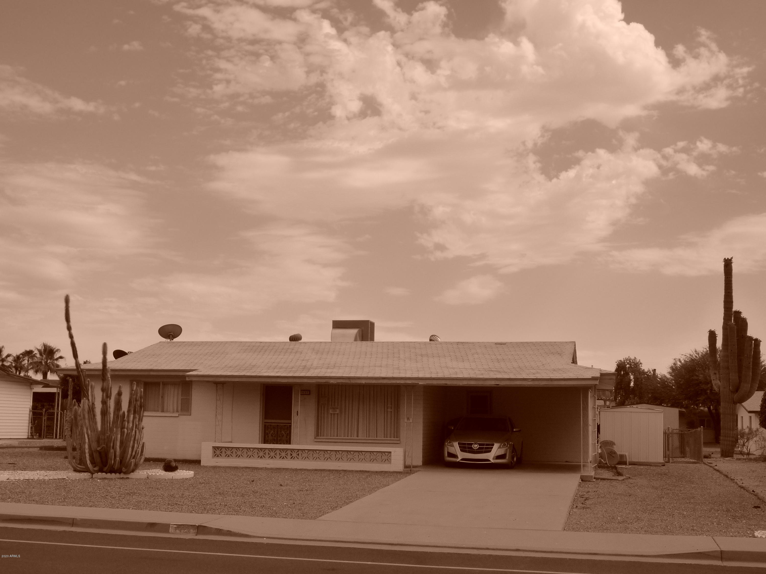 5427 East Adobe Road Mesa, AZ 85205 - Photo 3 of 4 West wiew