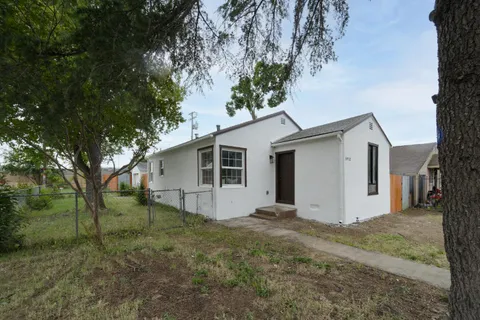 $369,900 | 3972 17th Avenue, Sacramento, CA 95820